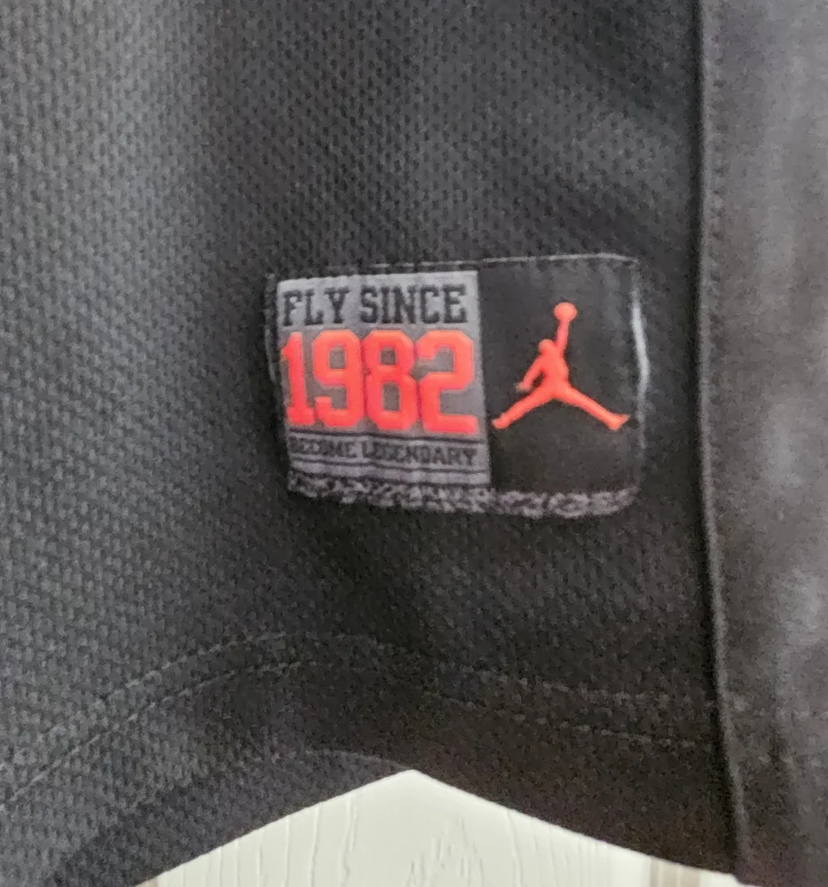 Air Jordan Jersey - Picture 4 of 5